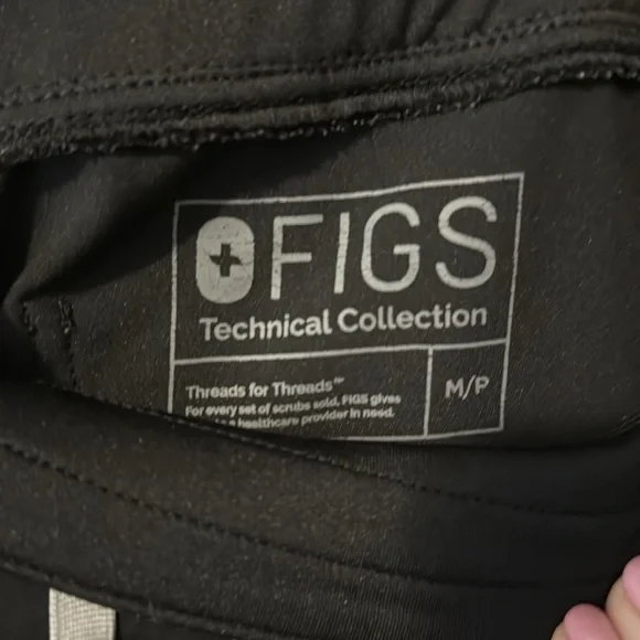 Figs Black Jogger Scrub Set - Picture 5 of 6